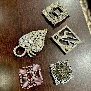Five stunning brooches women’s pins - great condition! Art deco!